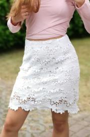 Biała letnia spódnica z gipiurowej koronki - Lejdi