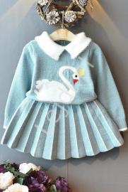 Błękitny komplet dla dziewczynki, plisowana spódnica i sweterek z łabędziem - Lejdi