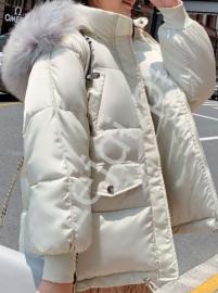 Zimowa kurtka oversizowa w kolorze złamanej bieli 3736 - Lejdi