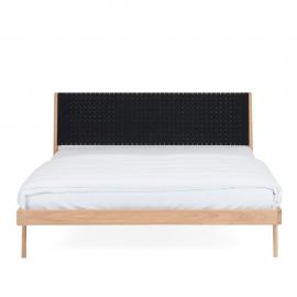 Łóżko z litego drewna dębowego z czarnym zagłówkiem Gazzda Fawn, 140x200 cm